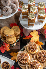Load image into Gallery viewer, Thanksgiving Sampler Box
