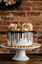 Load image into Gallery viewer, Milk &amp; Cookies Cake