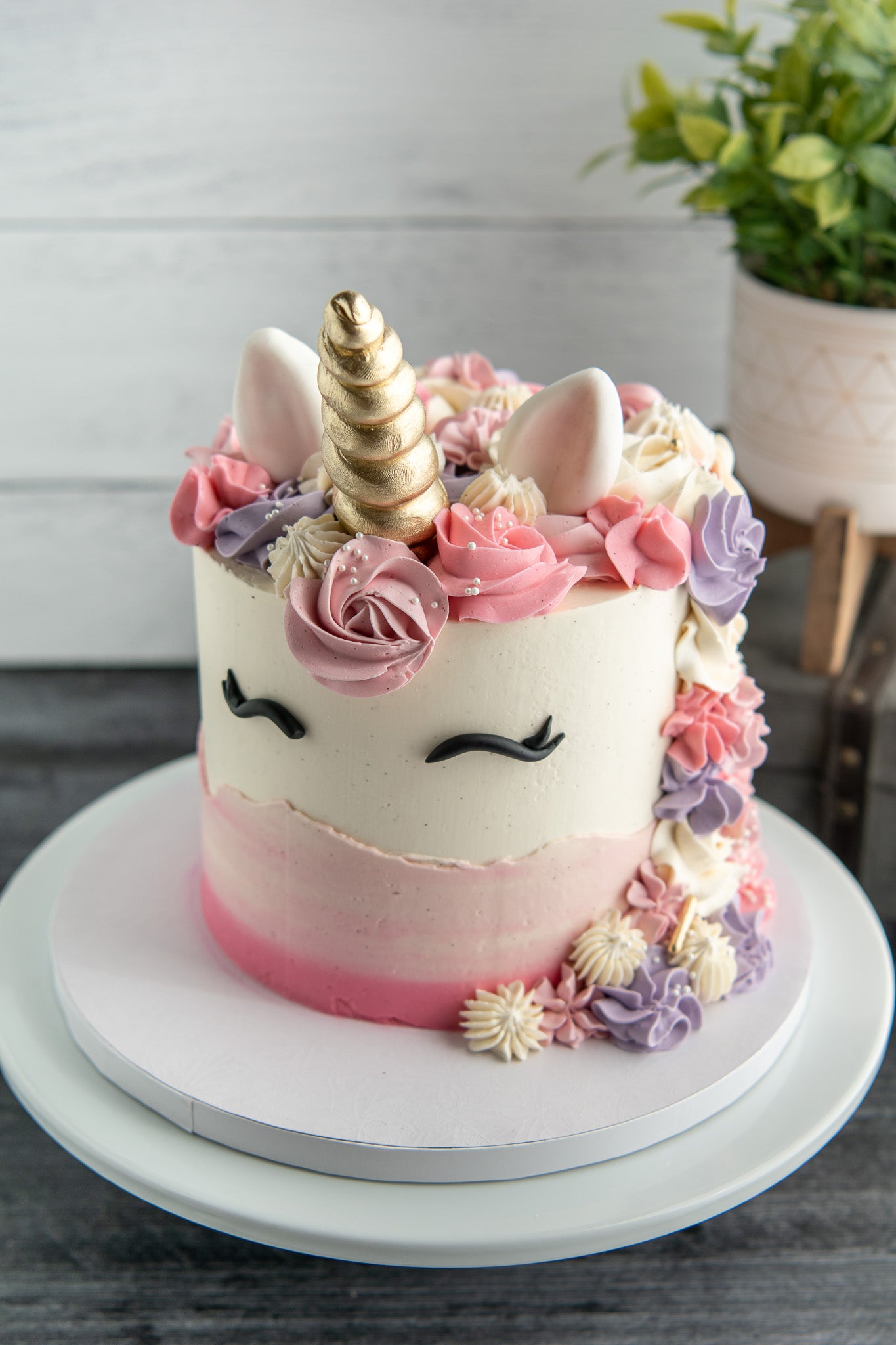 Online Cute Unicorn Cake 4 Portion Gift Delivery in UAE - FNP
